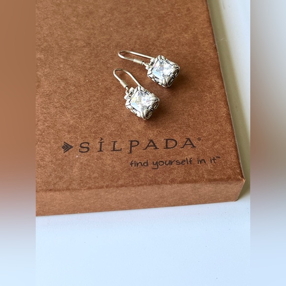 W0975 Silpada UPTOWN Zirconia Earrings on french wires. - Picture 5 of 5